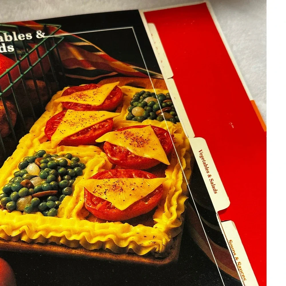 HPBooks‎ Microwave Cookbook Pat Jester White Good Vintage Ring Bound Binder